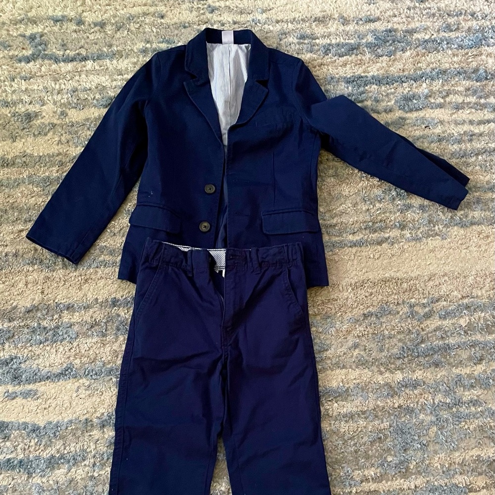 Boys Carter’s Suit Size 7